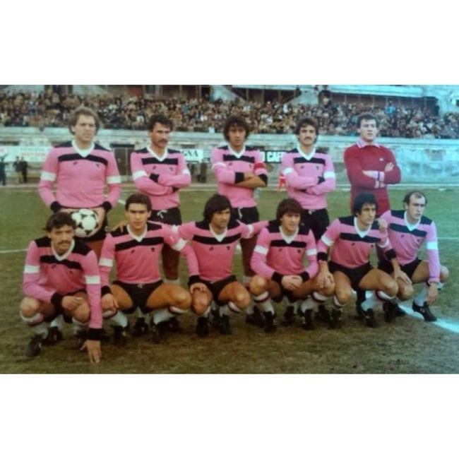 cover image of the auction item