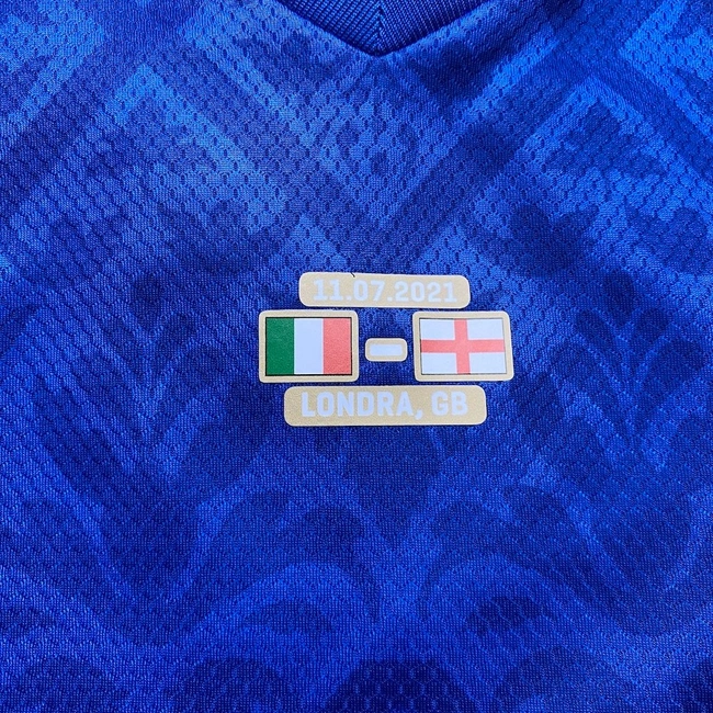 cover image of the auction item