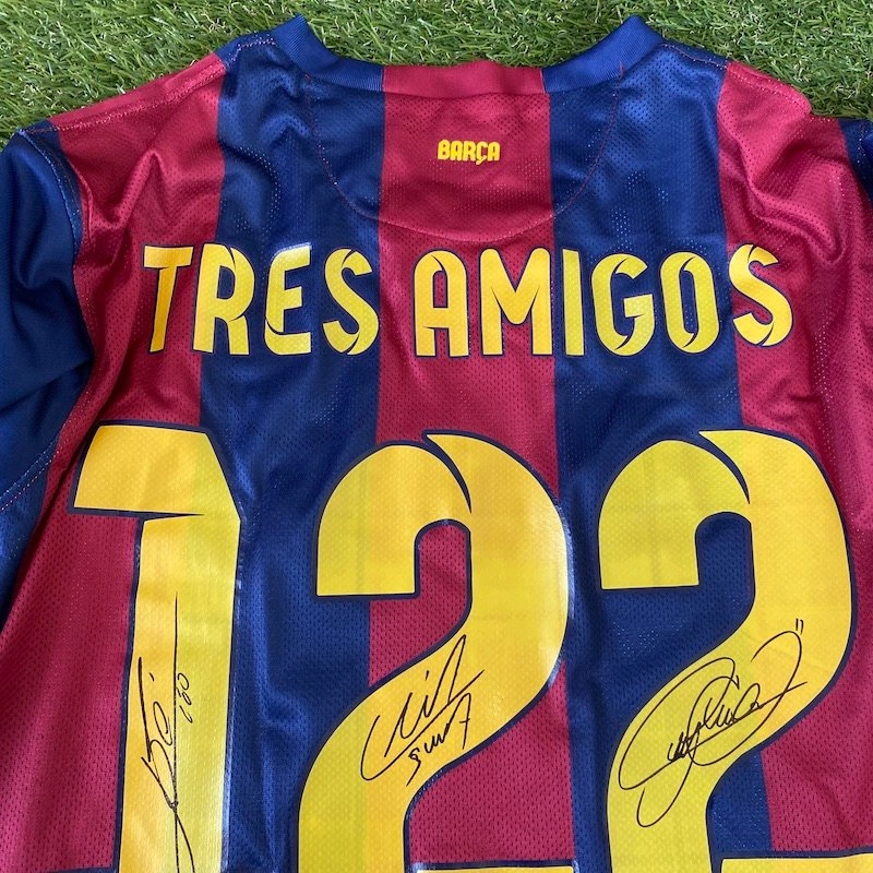 FC Barcelona TRES AMIGOS 直筆サイン入りユニフォーム Tres Amigos Barcelona store shirt - Signed by Messi, Neymar and