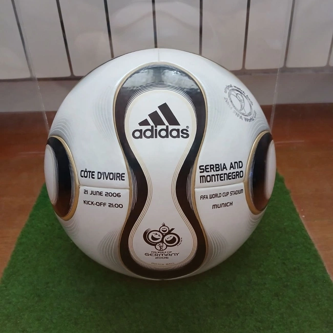 cover image of the auction item