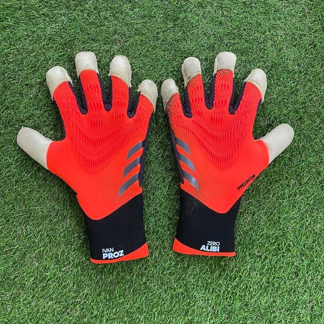 cover image of the auction item