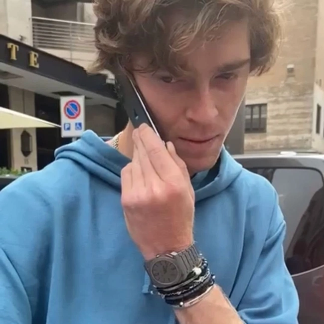 cover image of the auction item