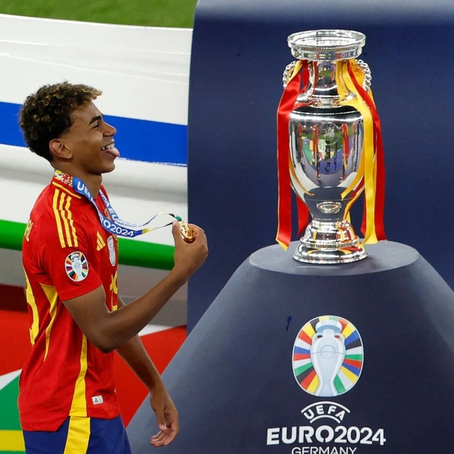 cover image of the auction item