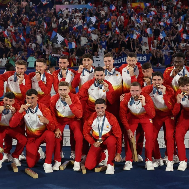 cover image of the auction item