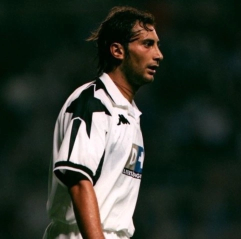 cover image of the auction item