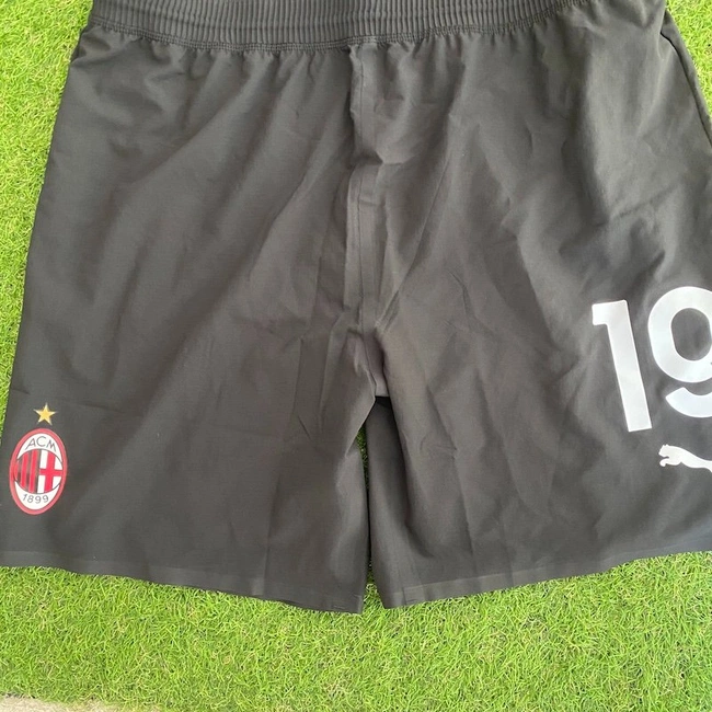 cover image of the auction item