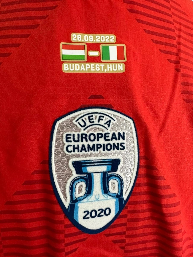 cover image of the auction item