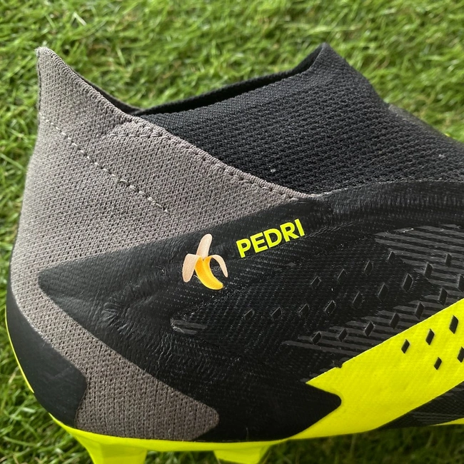 cover image of the auction item