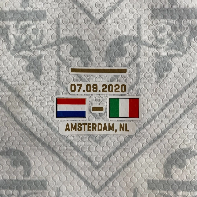 cover image of the auction item