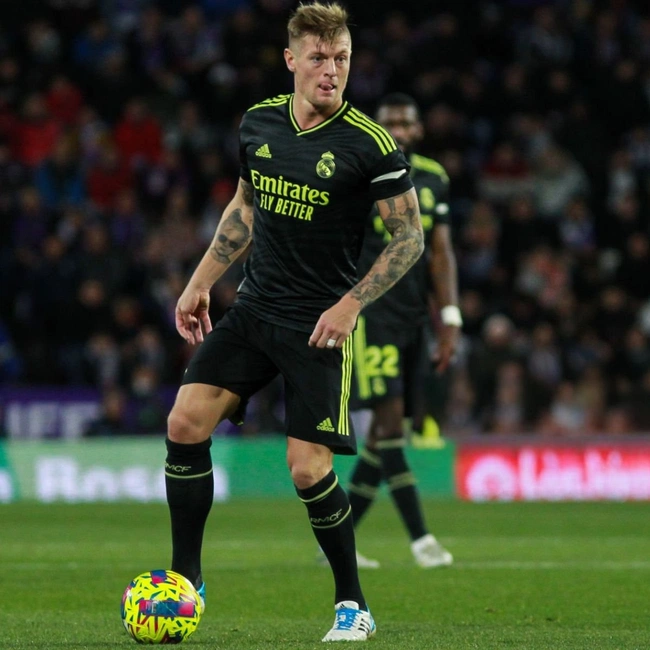 cover image of the auction item