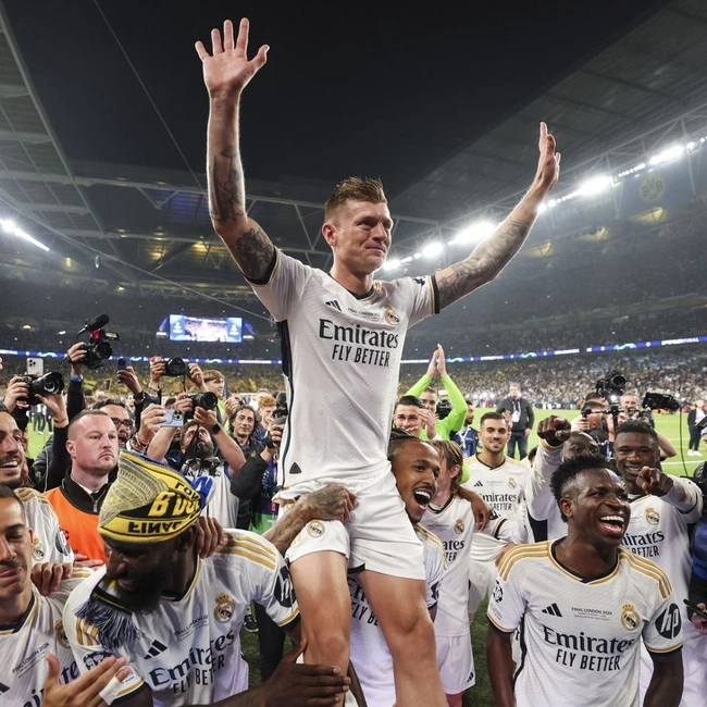 cover image of the auction item