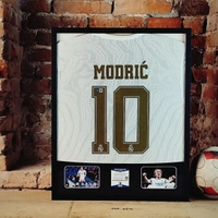 cover image of the auction item