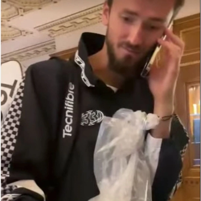 cover image of the auction item