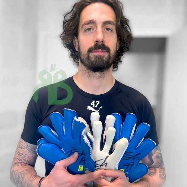 cover image of the auction item