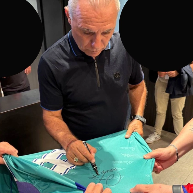 cover image of the auction item