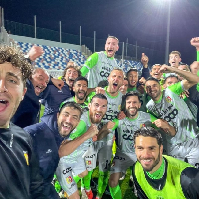 cover image of the auction item