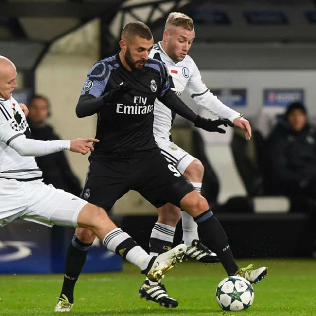 cover image of the auction item