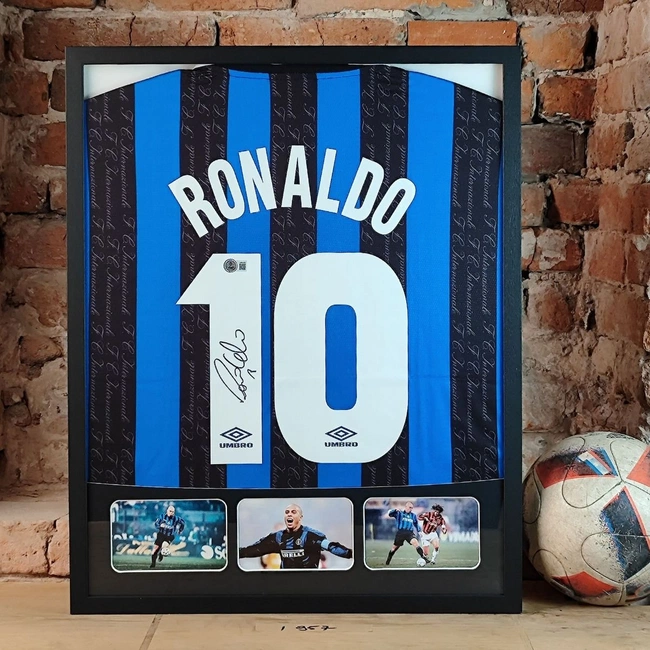 cover image of the auction item