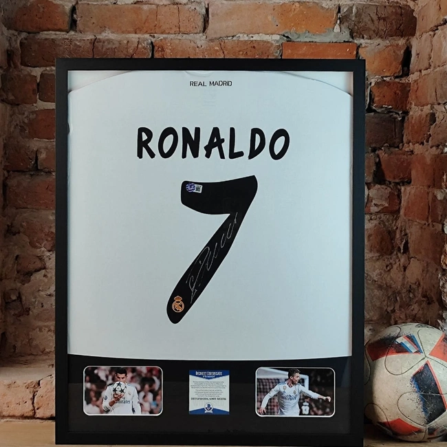 cover image of the auction item