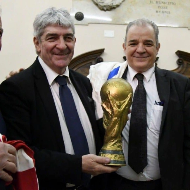 cover image of the auction item