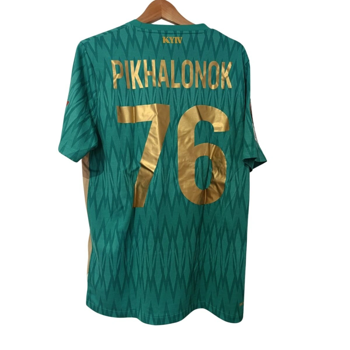 cover image of the auction item
