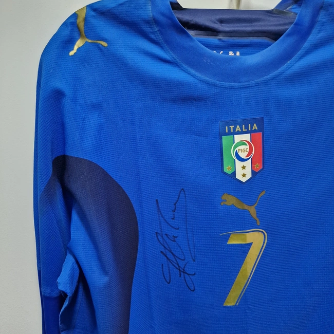 cover image of the auction item