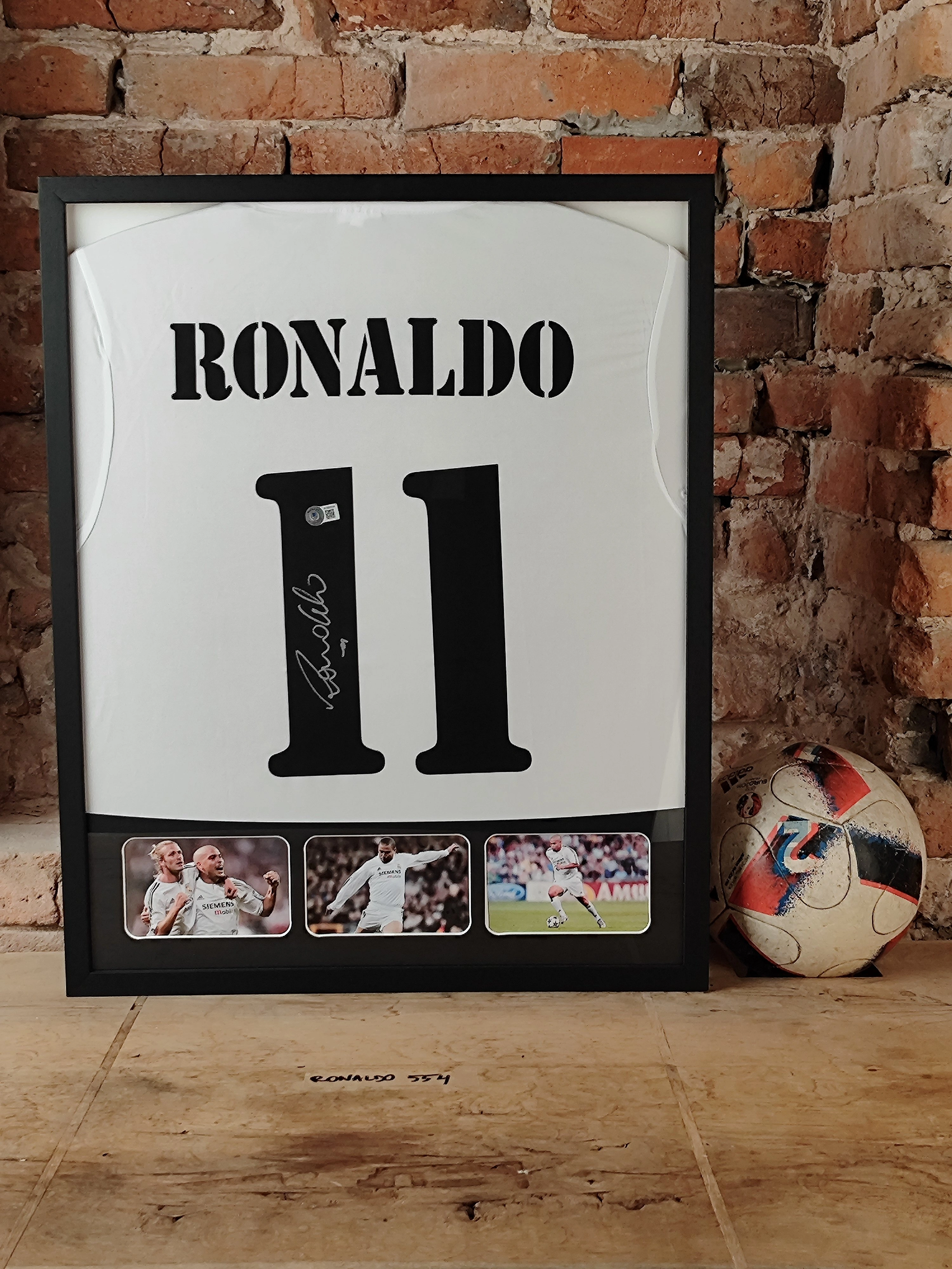 cover image of the auction item