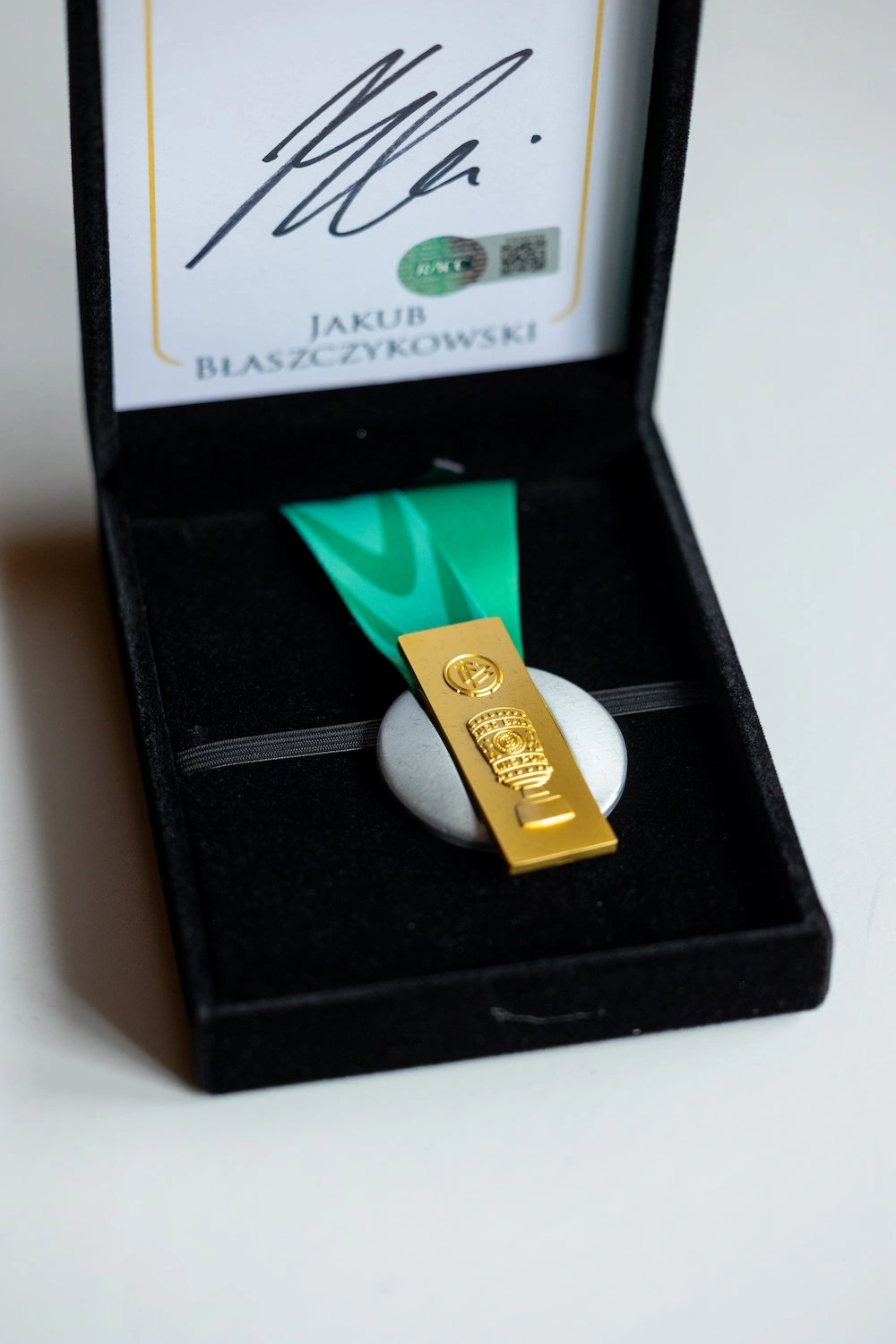cover image of the auction item