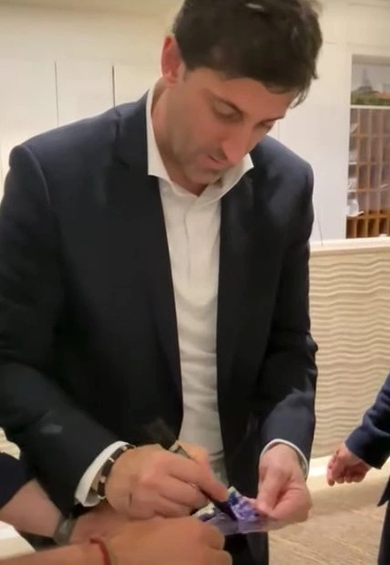 cover image of the auction item