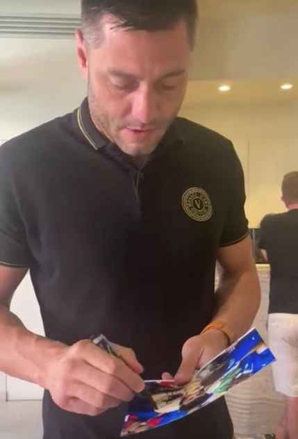 cover image of the auction item