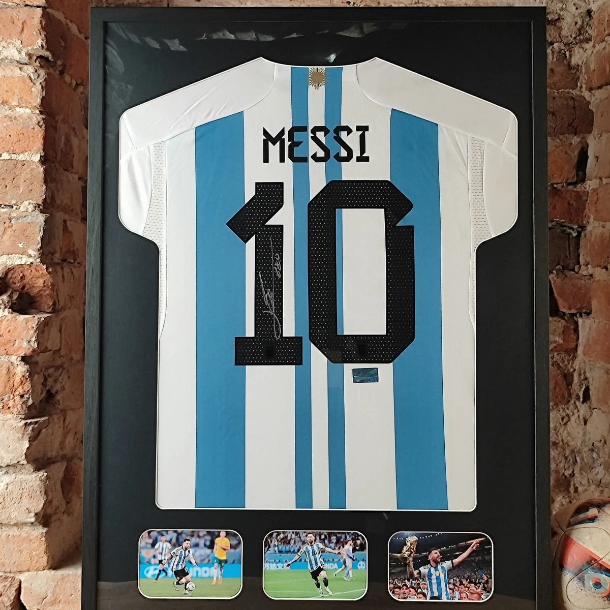 cover image of the auction item
