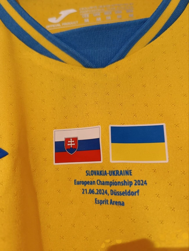 cover image of the auction item