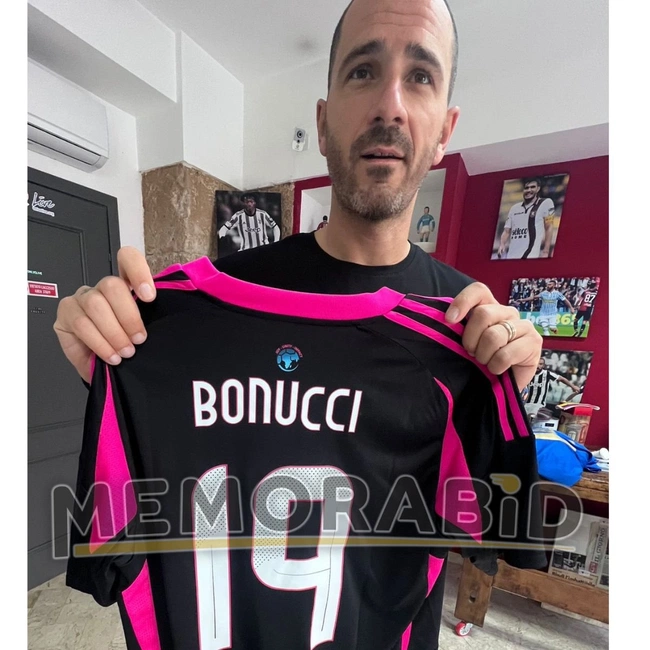 cover image of the auction item