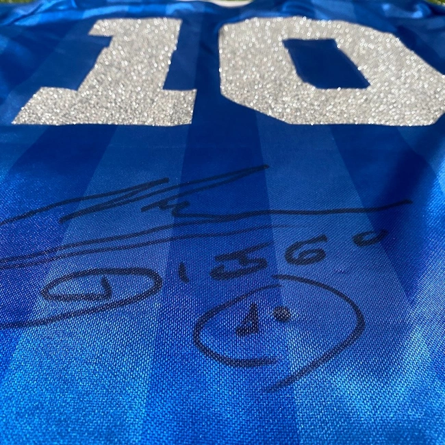 cover image of the auction item