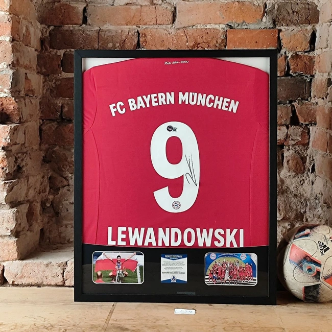 cover image of the auction item