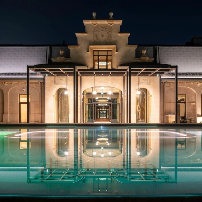 cover image of the auction item