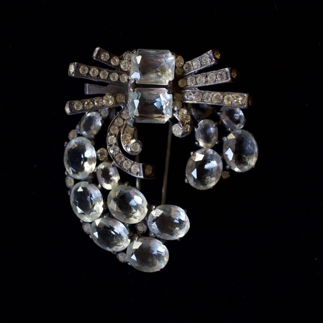 cover image of the auction item