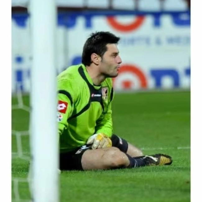 cover image of the auction item