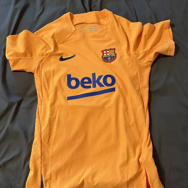 cover image of the auction item