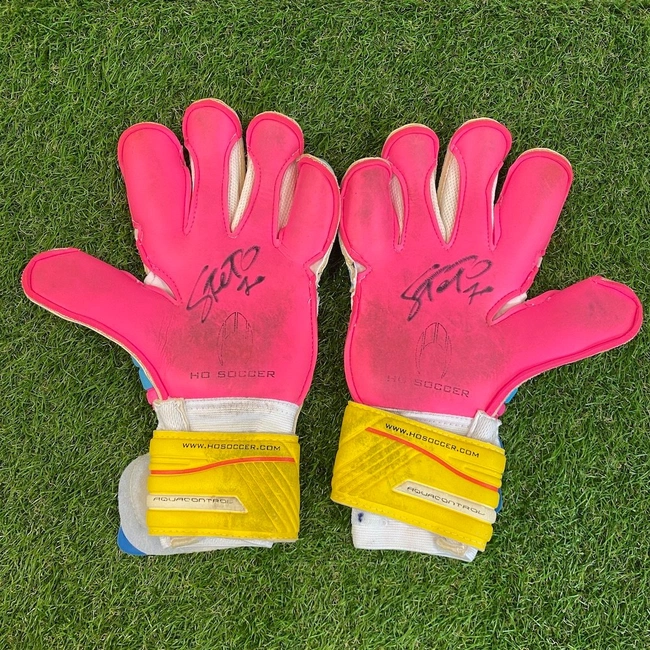 cover image of the auction item