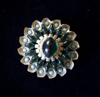 cover image of the auction item