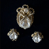 cover image of the auction item