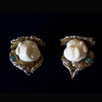 cover image of the auction item