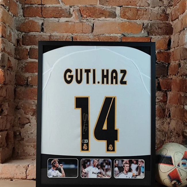 cover image of the auction item