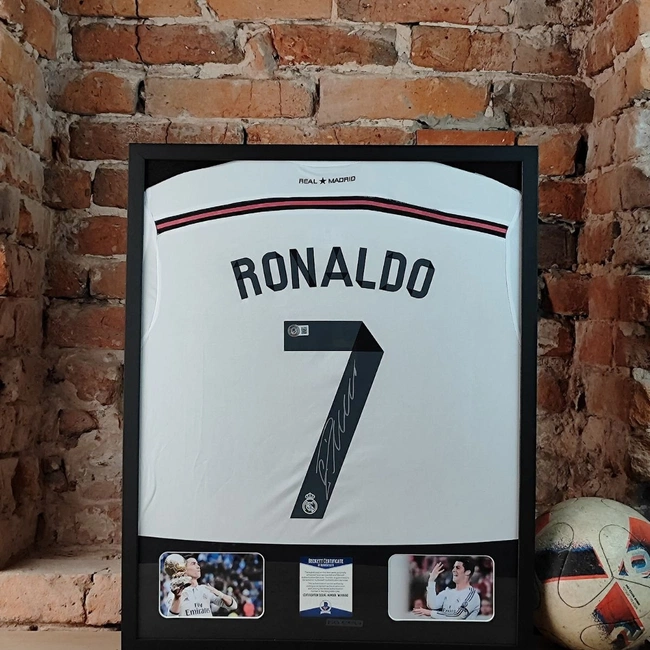 cover image of the auction item