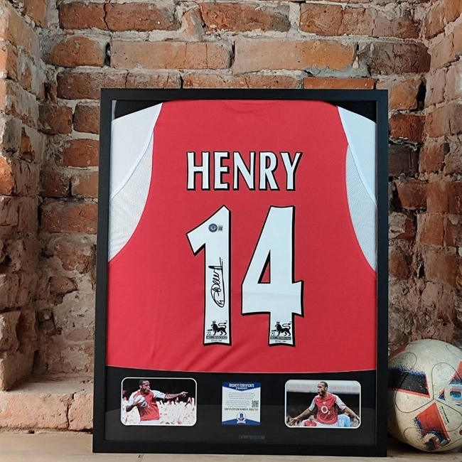 cover image of the auction item