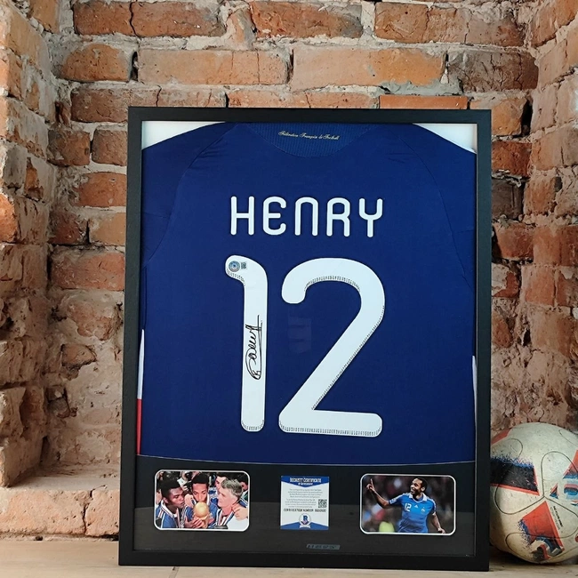 cover image of the auction item