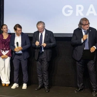 cover image of the auction item