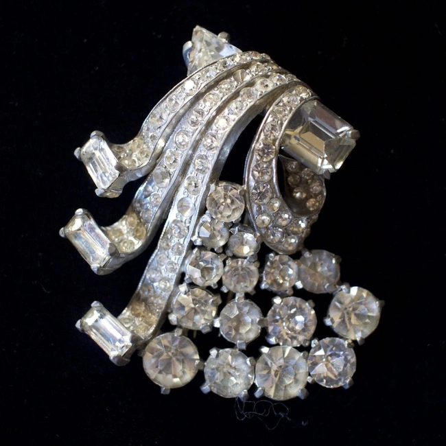 cover image of the auction item