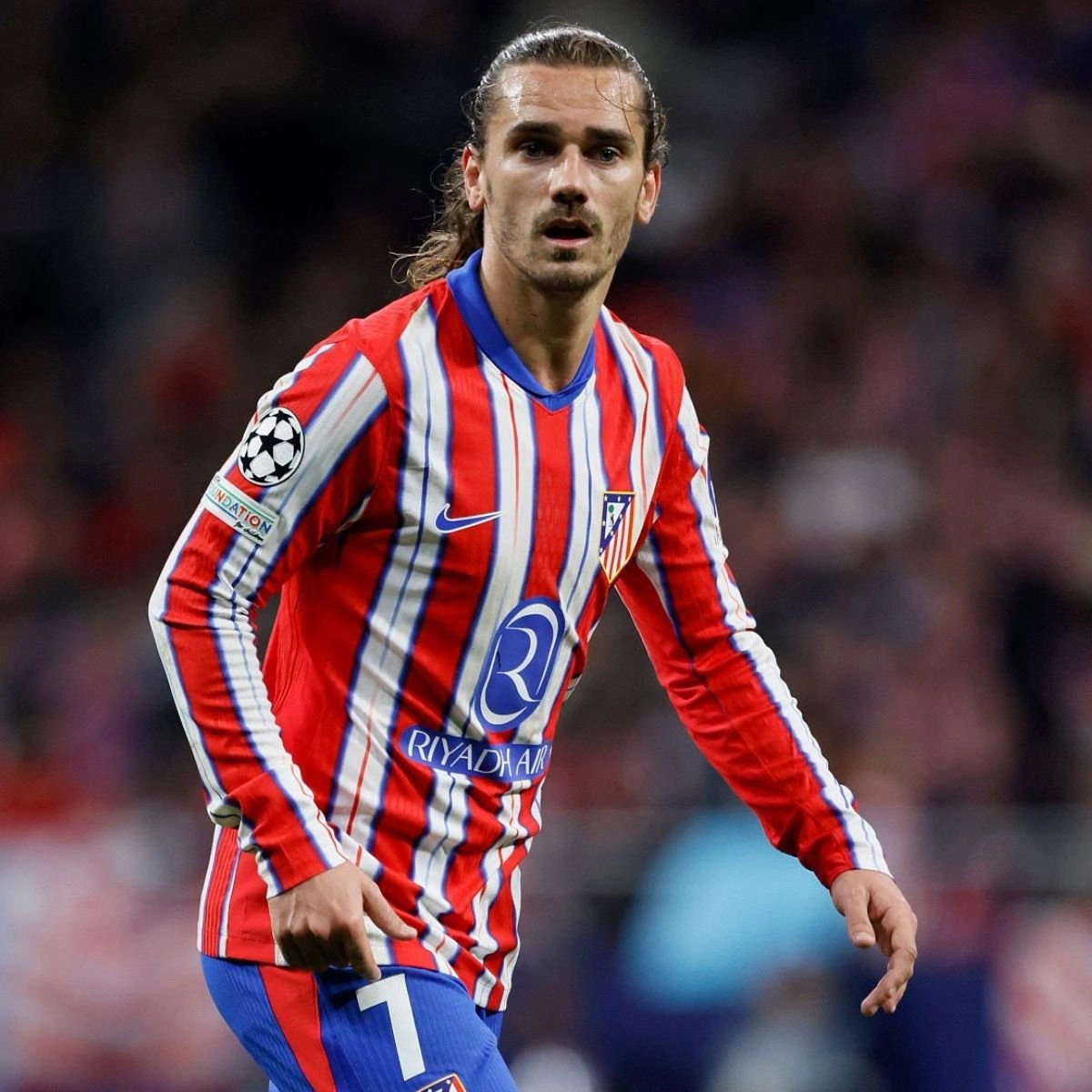 La maglia dell'Atletico Madrid 2024-2025 con il vecchio logo